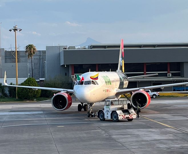 INAUGURAN LA NUEVA RUTA DE VIVA AEROBUS  MONTERREY - BOGOTÁ