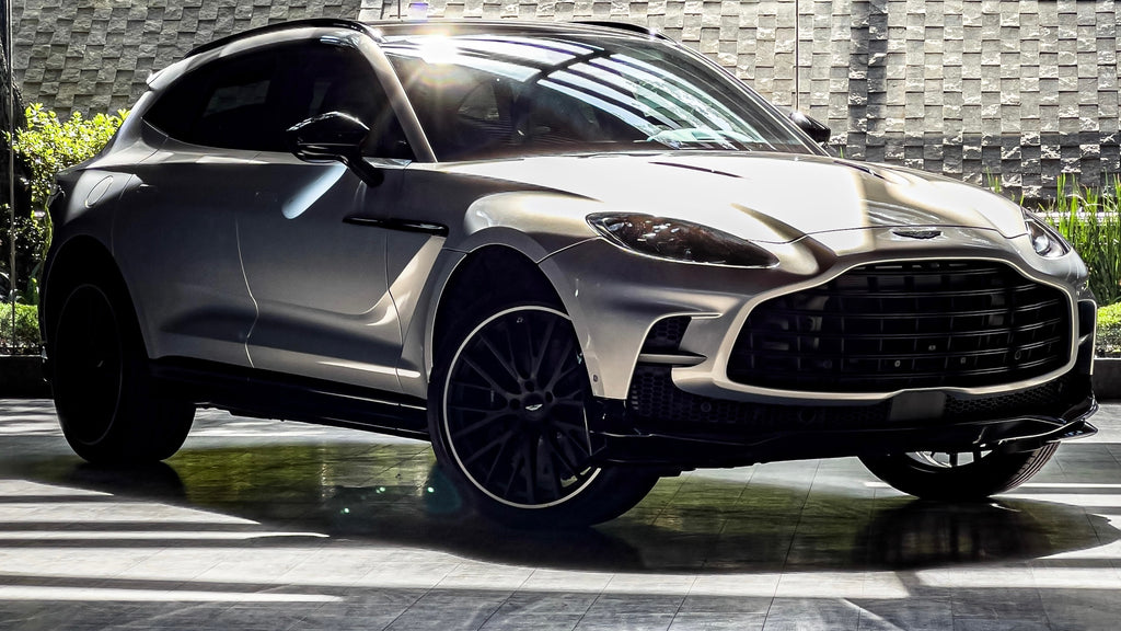 Presentamos Aston Martin DBX707